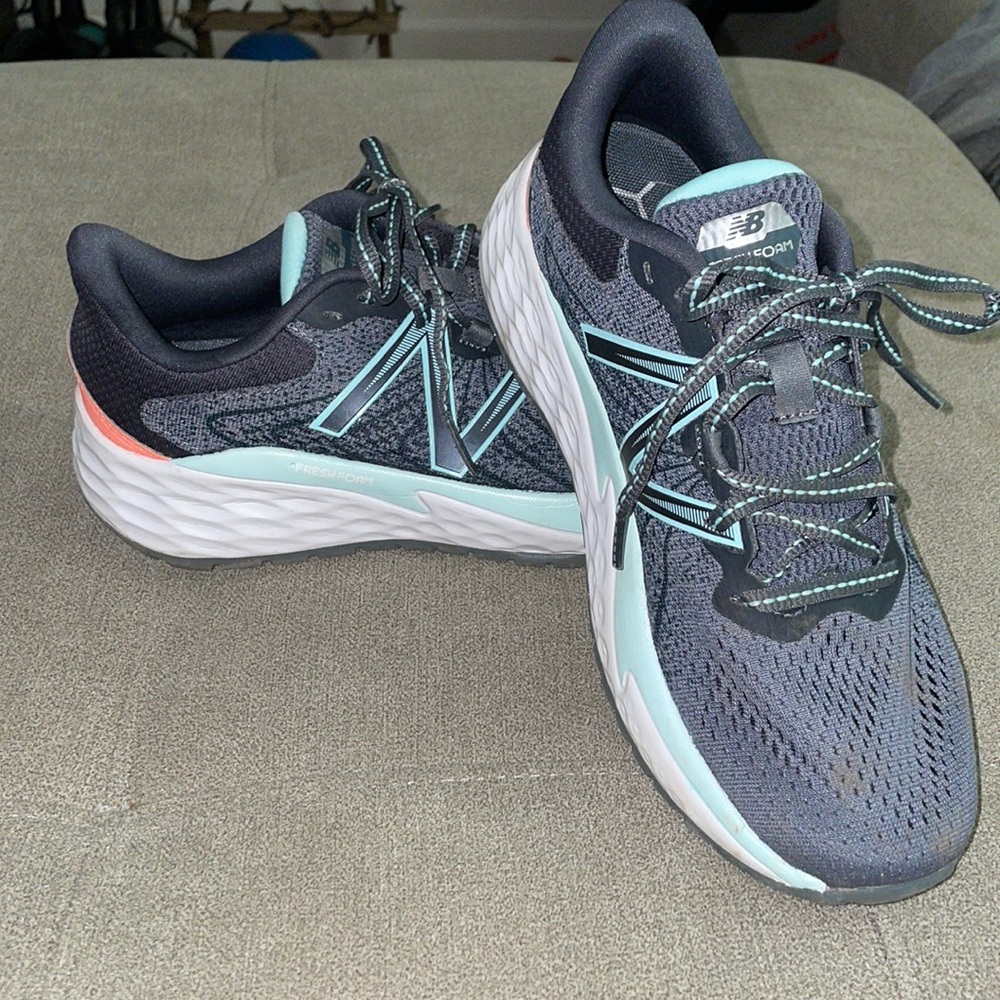 New Balance women’s size 7 sneakers